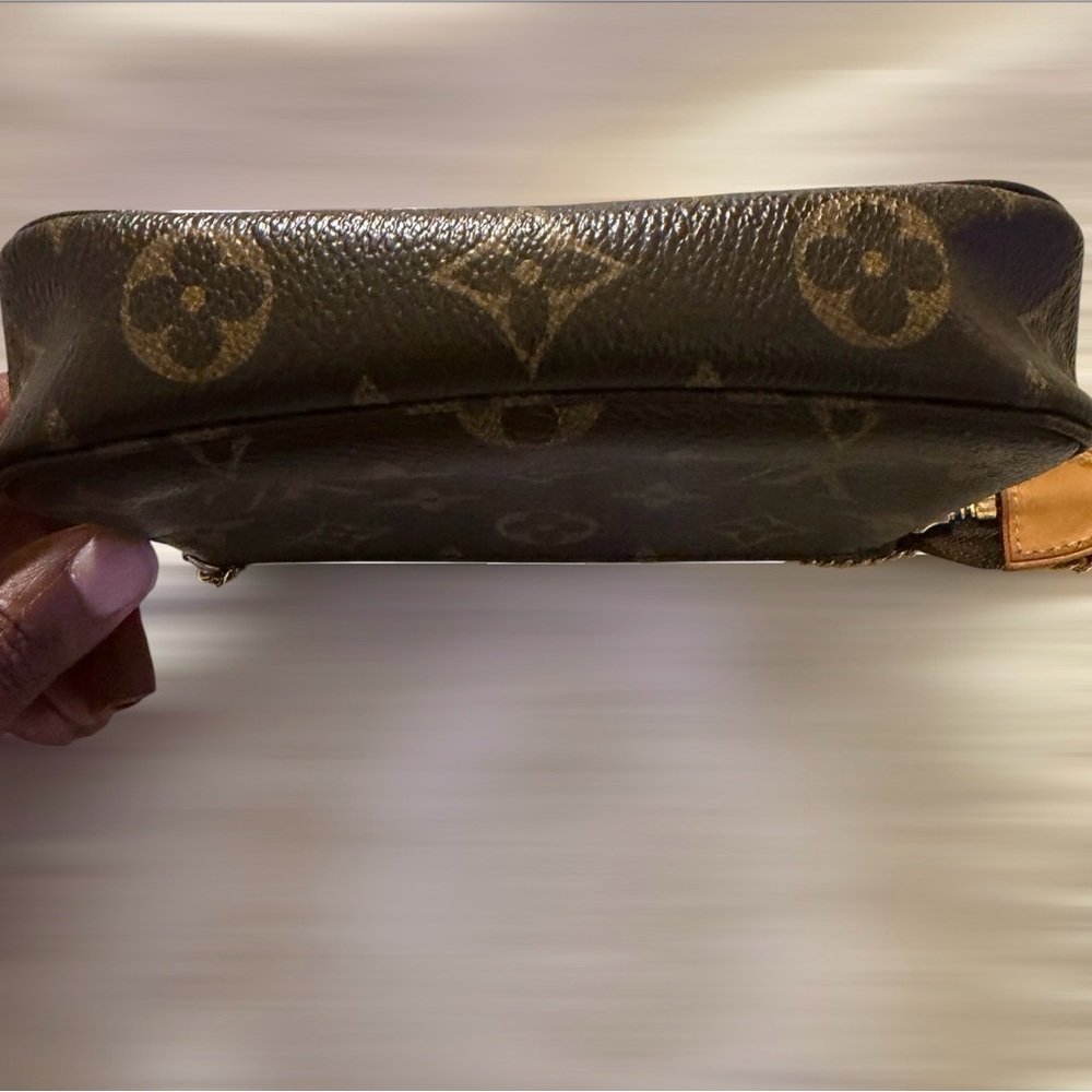Authentic Louis Vuitton Momogram Mini Pochette - Picture 5 of 7
